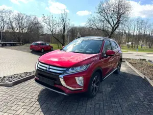Mitsubishi Eclipse Cross Top 4WD*HUD*Leder*Panorama*AHK*8Fachbereift*55 Tkm