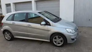 Mercedes-Benz B 180 B 180 BlueEFFICIENCY