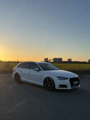 Audi A4 40 TDI Quattro, DSG, Geplegt 20 Zoll, VC.