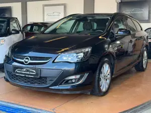 Opel Astra J Sports Tourer Active Navi / Klimaautomat