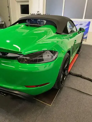 Porsche 718 Spyder Pythongrün wie NEU