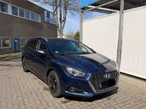 Hyundai i40 Kombi blue 1.6 CRDi DCT Space