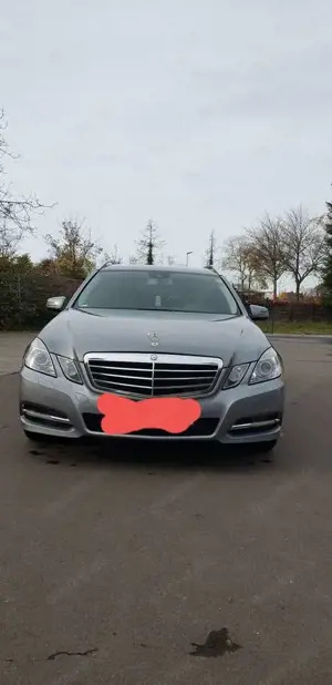 Mercedes-Benz E 220 T CDI DPF BlueEFFICIENCY 7G-TRONIC Avantgarde Bild 1