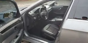 Mercedes-Benz E 220 T CDI DPF BlueEFFICIENCY 7G-TRONIC Avantgarde Bild 5