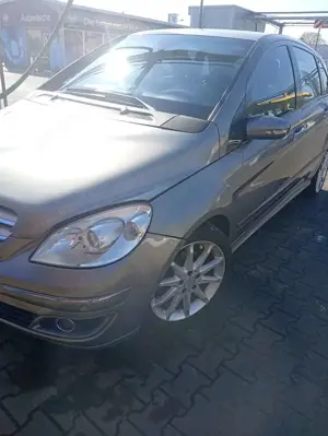 Mercedes-Benz B 200 B 200 CDI DPF Autotronic