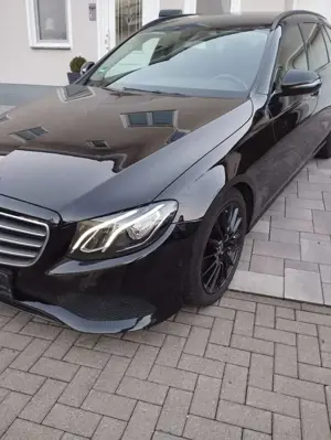 Mercedes-Benz E 220 E 220 d T 9G-TRONIC Avantgarde