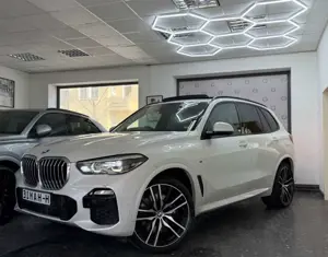 BMW X5 xDrive 25d M-SPORT PANO HK HUD BMW SELCTION.
