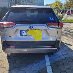 Toyota RAV 4 2.5 4x2 Hybrid Team Deutschland Bild 5