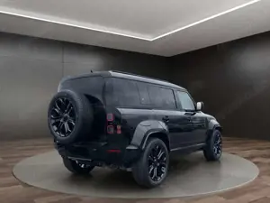 Land Rover Defender 110 P635 OCTA Black Edition elek. AHK Bild 2