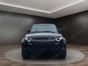 Land Rover Defender 110 P635 OCTA Black Edition elek. AHK Bild 5