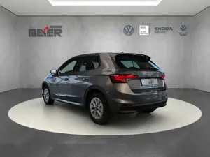 Skoda Fabia Selection 1.0 TSI DSG Klima Rückfahrkamera Bild 4