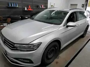 Volkswagen Passat Variant Business 2.0TDI DSG Navi SHZ ACC