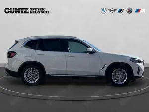BMW X3 xDrive30e  Navi Head-Up Driving+Parkassist HiFi DA Bild 4