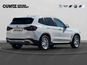 BMW X3 xDrive30e  Navi Head-Up Driving+Parkassist HiFi DA Bild 5