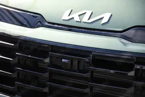 Kia Sportage 1.6 T-GDI 4WD DCT LEDER 360° SCC PANO Bild 3