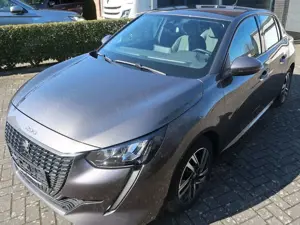 Peugeot 208 Allure*AHK*LED* Bild 2