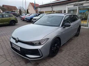 Volkswagen Passat Variant 2.0 TDI 142 kW 4Motion R-Line BlackStyle Panorama