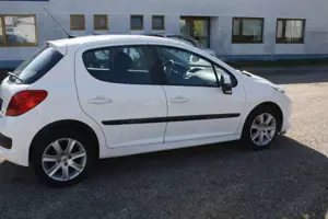 Peugeot 207 Urban Move*Klima*HU*Allwetter Bild 4