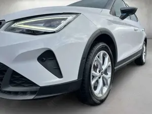 SEAT Arona 1.0 TSI DSG FR *Navi*APP*LED*Kamera*ACC* Bild 4