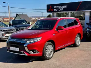 Mitsubishi Outlander Outlander PHEV*AHK*STHZ*NAV*KAM*WR*