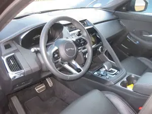 Jaguar E-Pace E-PACE R-Dynamic HSE AWD,AHK,Pano,ACC Bild 5