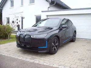 BMW iX xDrive50 Luft/Sky/HK/21"/Laser/Batterie 93%