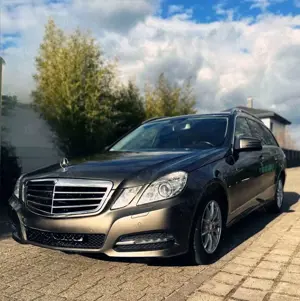 Mercedes-Benz E 220 E 220 CDI BlueEfficiency (212.202)