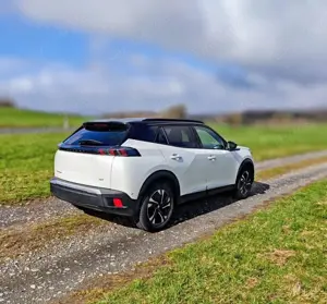 Peugeot 2008 e- GT Bild 3