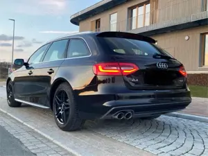 Audi A4 A4 Avant Diesel Avant 2.0 TDI DPF S line Sportpaket