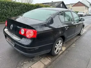 Volkswagen Passat 1.6 MPI Trendline Bild 4