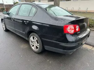 Volkswagen Passat 1.6 MPI Trendline Bild 5