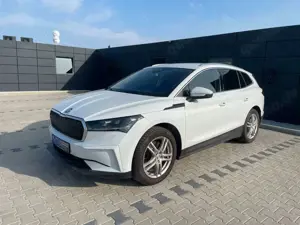 Skoda Enyaq 80 First Edition ACC DCC SHZ HINTEN