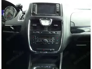 Lancia Voyager 2.8 CRD 7-Sitze 1Hd kein TÜV Motorschaden Bild 5