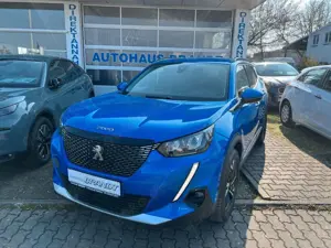 Peugeot 2008 Allure Pack Navi Kamera AHK abnehmbar