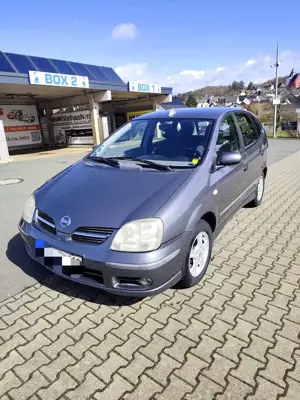 Nissan Almera Tino