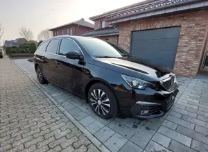 Peugeot 308 SW Pure Tech 130 EAT8 GT Bild 2
