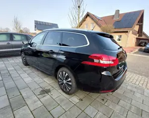 Peugeot 308 SW Pure Tech 130 EAT8 GT Bild 4