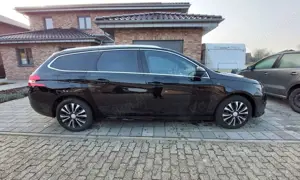 Peugeot 308 SW Pure Tech 130 EAT8 GT Bild 3