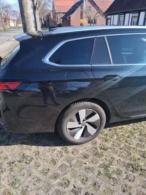 Volkswagen Passat Variant Passat Variant 2.0 TDI SCR DSG Elegance Bild 5