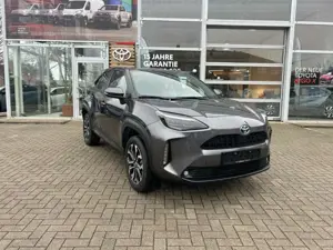 Toyota Yaris Cross 1,5l Hybrid Teamplayer ACC NAVI LED RFK ACP KLIMA