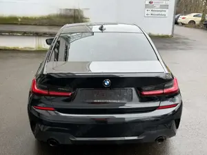 BMW 330 e M Sport LED LiveCock ACC Kamera HarmKardon Bild 5