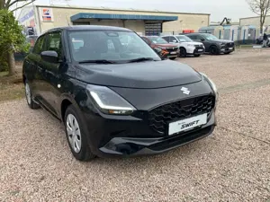 Suzuki Swift CLUB HYBRID Bild 2