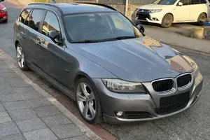 BMW 325 d Aut Touring *Navi*Leder*Pano*Xenon*