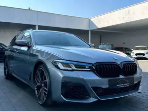 BMW 540 i xDrive Touring M Sport Pro | Panorama | AHK Bild 2