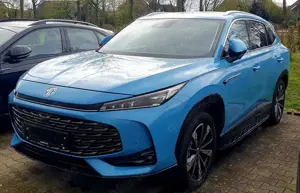 MG HS PHEV Luxury Arctic Blue Sidestep Top! PlugIn