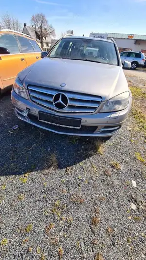 Mercedes-Benz C 220 T CDI DPF BlueEFFICIENCY Avantgarde