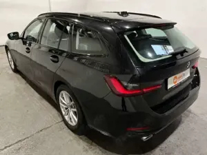 BMW 320 d Touring Automatik EU6d Navi LED ACC Virtual Cock Bild 2