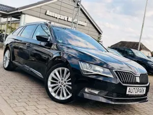 Skoda Superb Combi Style *1.HAND*DSG*PANORAMA*Bi-XENON
