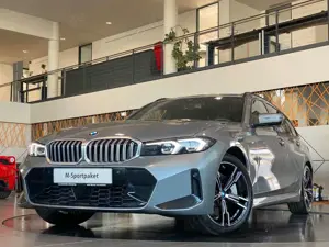 BMW 330 i Touring xDrive M-Sport Curved Kam. HiFi ACC