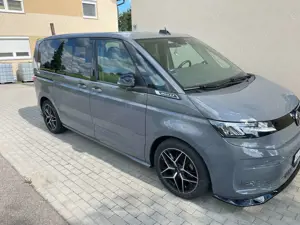 Volkswagen T7 Multivan Multivan 2,0 TDI 8 Sitze Gute Nacht Paket